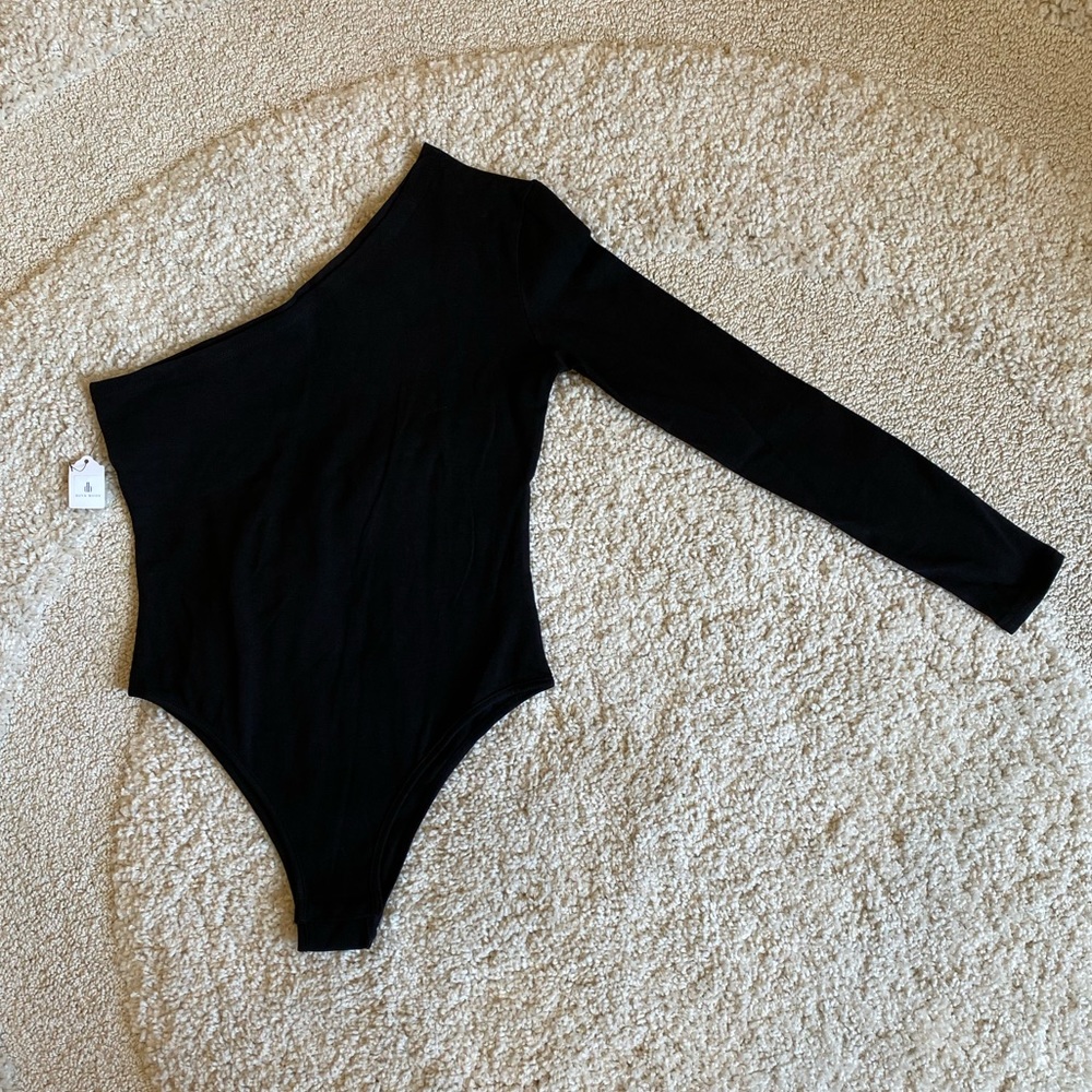 Black bodysuit one sleeve open shoulder size medium and large NWT - Picture 5 of 13